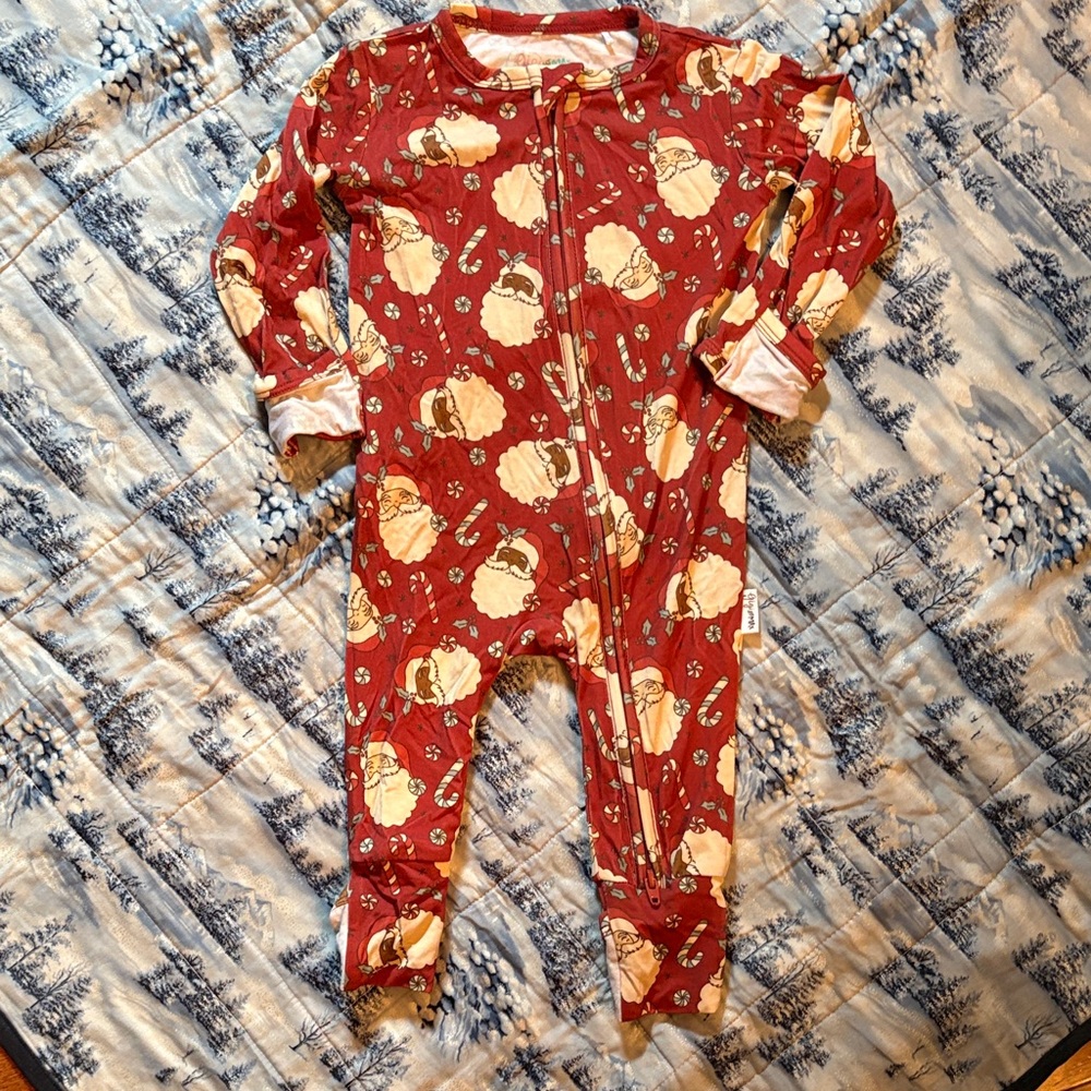 New Gigi and Max Santa Print Baby Bamboo Pajamas